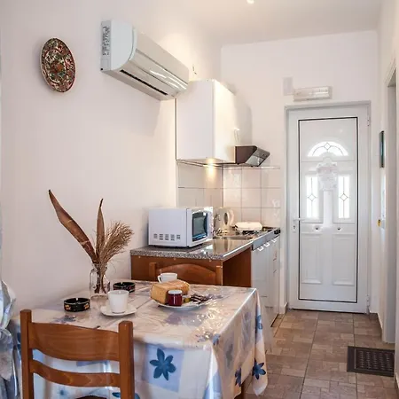 Apart Otel Thimios *
